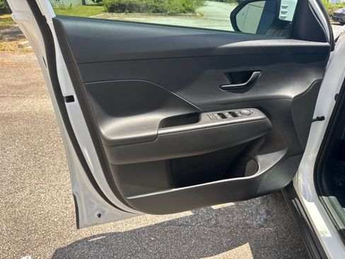 Used 2026 Hyundai Kona SE FWD image 10