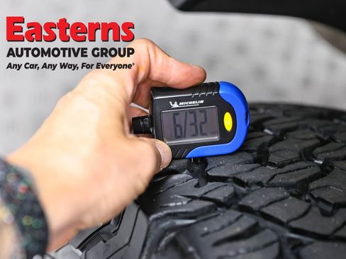 Used 2022 Jeep Wrangler Unlimited Rubicon 4xe AWD/4WD image 29