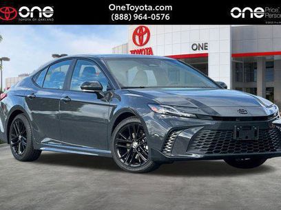 Used 2025 Toyota Camry SE w/ Convenience Package