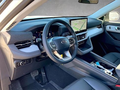 New 2026 Ford Explorer Active w/ Active Comfort Package image 6