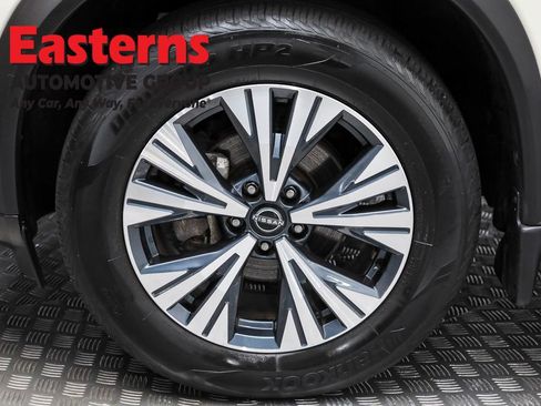 Used 2022 Nissan Rogue SV image 29