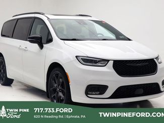 Used 2024 Chrysler Pacifica Limited w/ S Appearance Package video 1