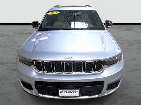 Used 2025 Jeep Grand Cherokee L Limited w/ Luxury Tech Group II AWD/4WD image 6