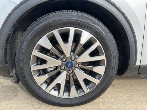 Used 2020 Ford Escape Titanium image 11