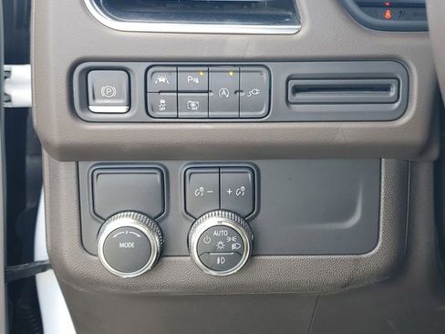 Used 2022 GMC Yukon SLT w/ SLT Premium Package image 21