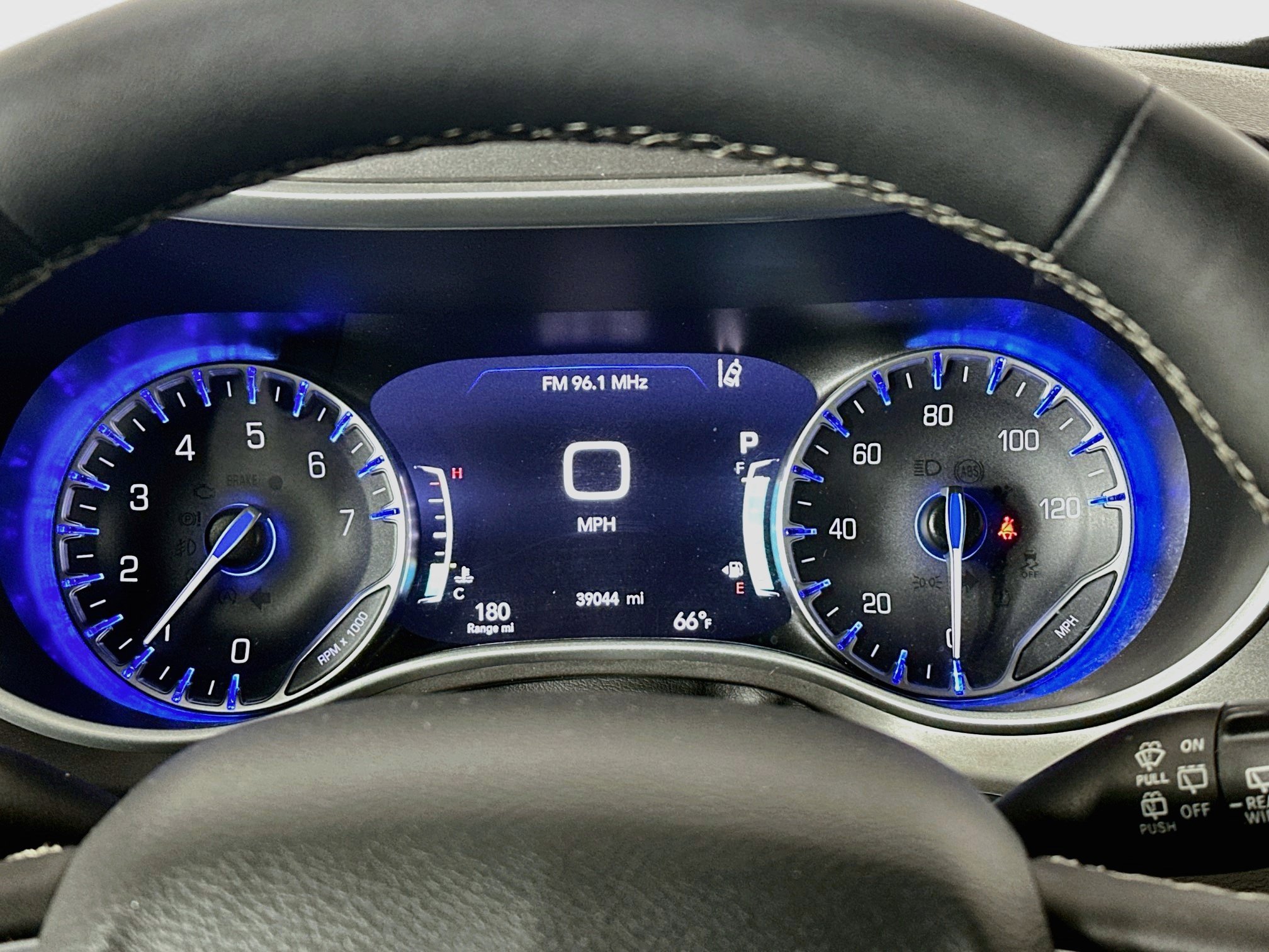 Used 2025 Chrysler Pacifica Select FWD image 19