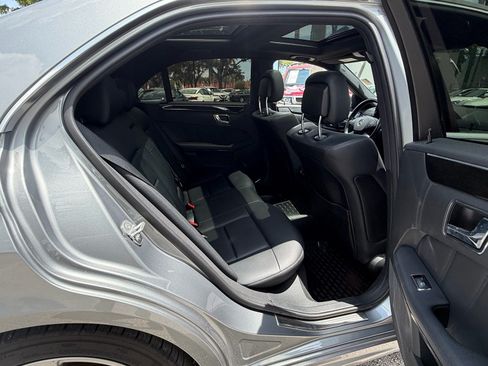 Used 2010 Mercedes-Benz E 350 4MATIC Sedan image 15
