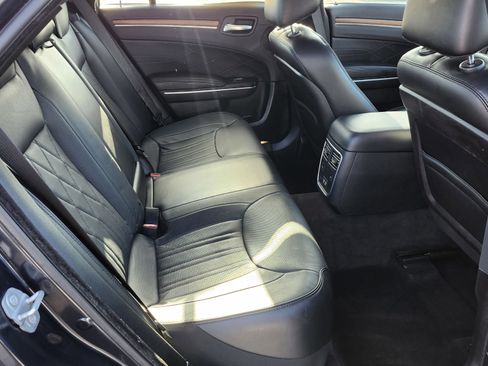 Used 2016 Chrysler 300 C Platinum image 14