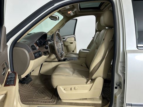 Used 2010 Chevrolet Tahoe LTZ image 25