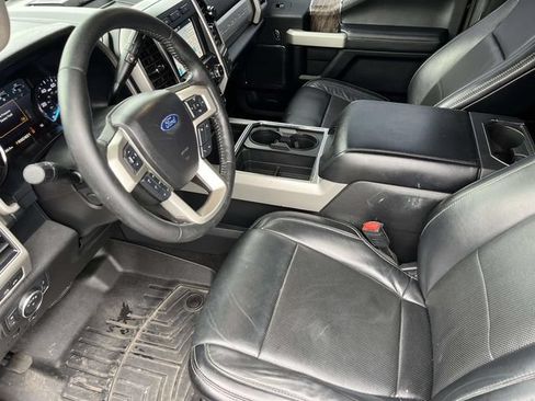 Used 2019 Ford F250 Lariat w/ Lariat Ultimate Package AWD/4WD image 24
