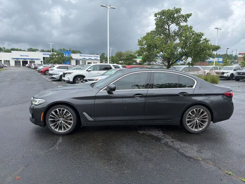 Used 2021 BMW 530i xDrive w/ Premium Package AWD/4WD image 11
