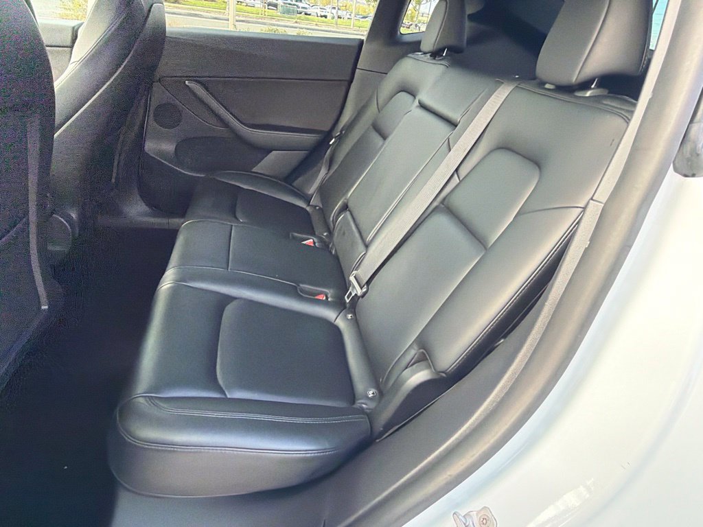 Used 2021 Tesla Model Y Long Range AWD/4WD image 33