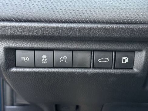 Used 2025 Toyota Camry SE image 25