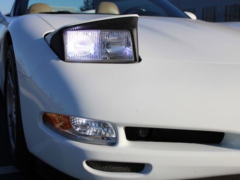 Used 1998 Chevrolet Corvette Convertible image 20