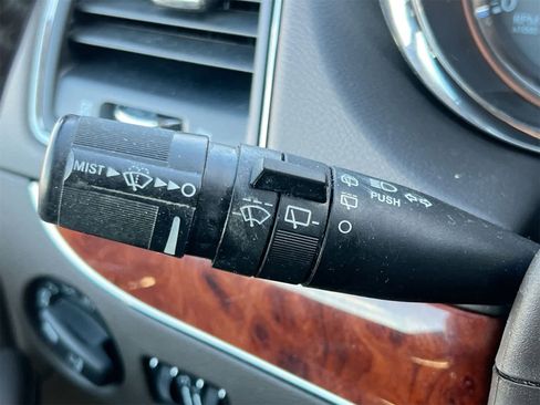 Used 2015 Chrysler Town & Country Touring-L w/ Driver Convenience Group image 25