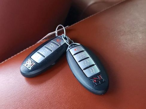 Used 2015 Nissan GT-R Premium image 36