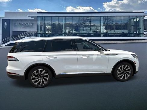 New 2026 Lincoln Aviator 2WD image 9