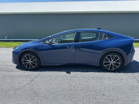 Used 2023 Toyota Prius XLE AWD/4WD image 9