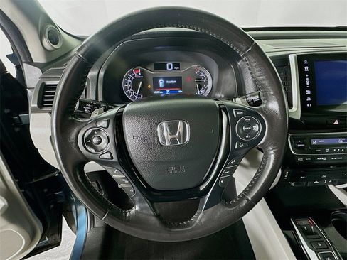 Used 2018 Honda Pilot Touring image 26