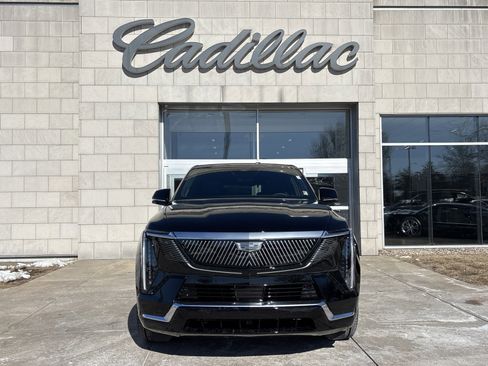 New 2025 Cadillac Escalade IQ Luxury 2 w/ LPO, Premium Carpet Package image 13