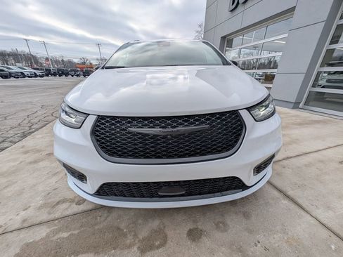 New 2026 Chrysler Pacifica Limited w/ S Appearance Package image 10