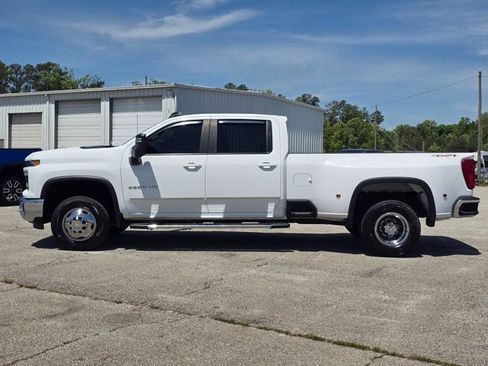 Used 2024 Chevrolet Silverado 3500 LT AWD/4WD image 2