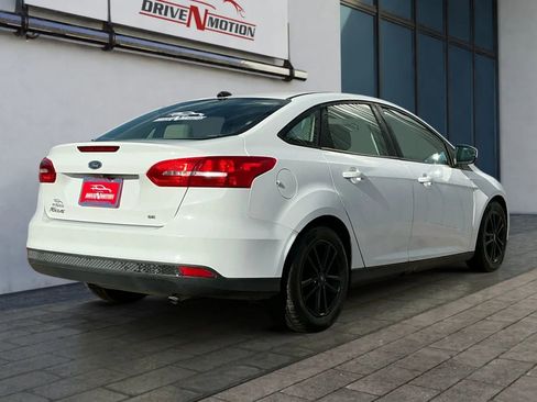 Used 2018 Ford Focus SE image 3
