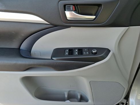 Used 2018 Toyota Highlander XLE image 13