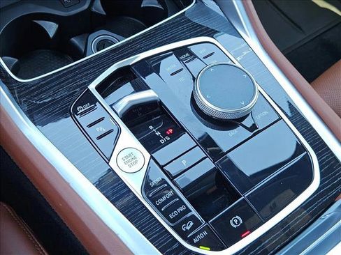 Certified 2025 BMW X6 xDrive40i image 16