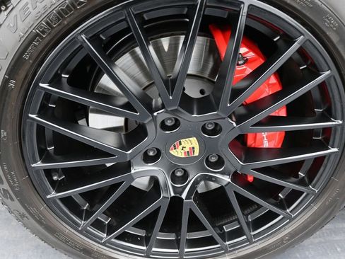 Used 2022 Porsche Cayenne GTS image 51