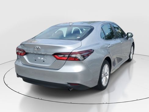 Used 2023 Toyota Camry LE FWD image 3