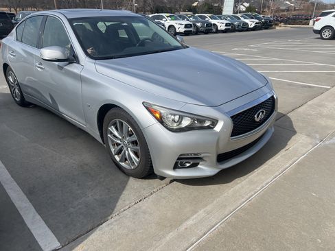 Used 2015 INFINITI Q50 Premium w/ Navigation Package image 4