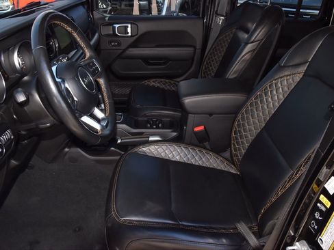 Used 2022 Jeep Wrangler Unlimited Sahara image 13