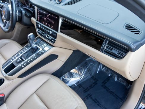 Used 2021 Porsche Macan image 54