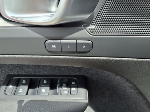 New 2025 Volvo XC40 B5 Core w/ Protection Package Premier image 16