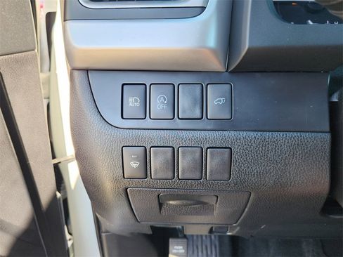 Used 2019 Toyota Highlander XLE image 21