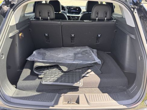 Used 2025 Chevrolet Trax LT image 22