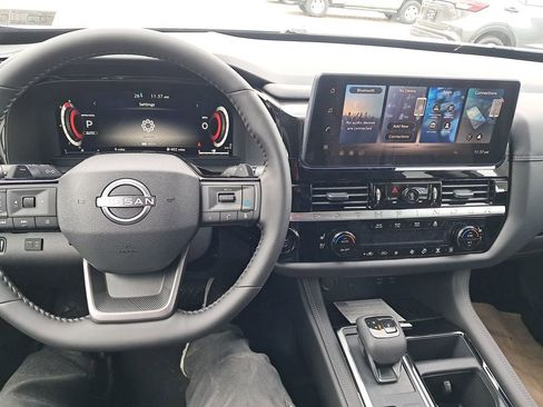 New 2026 Nissan Pathfinder Platinum w/ Lighting Package image 13