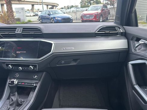 Used 2025 Audi Q3 2.0T Premium w/ Convenience Package image 11