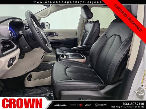 Certified 2024 Chrysler Pacifica Touring-L image 19