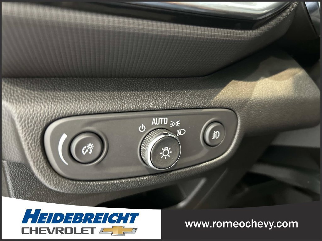 Used 2021 Chevrolet TrailBlazer LT w/ Sun and Liftgate Package FWD image 31