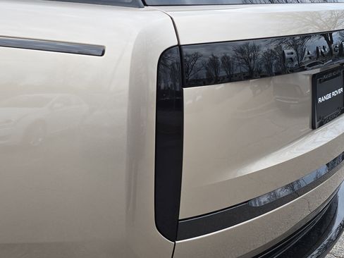New 2026 Land Rover Range Rover Long Wheelbase SE AWD/4WD image 35