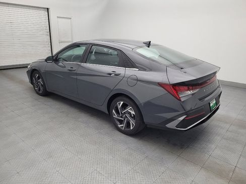 Used 2025 Hyundai Elantra SEL FWD image 3