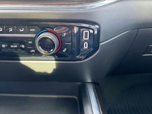 Used 2024 Chevrolet Silverado 2500 LT image 24