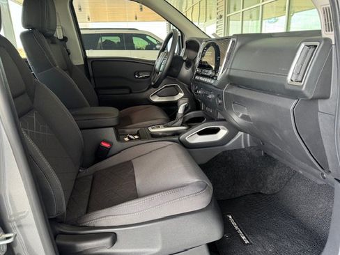 Used 2026 Nissan Frontier SV w/ Tow Package image 9