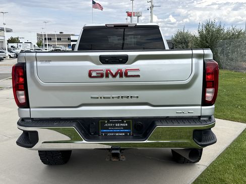 Used 2023 GMC Sierra 3500 SLE w/ SLE Value Package AWD/4WD image 4