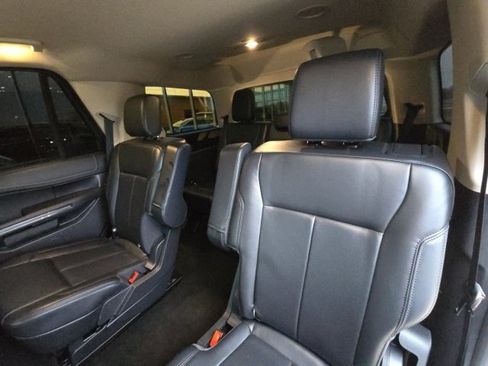 Used 2023 Ford Expedition XLT image 16