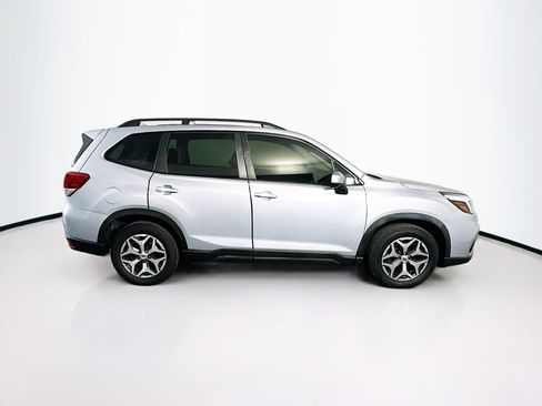 Used 2020 Subaru Forester Premium AWD/4WD image 10