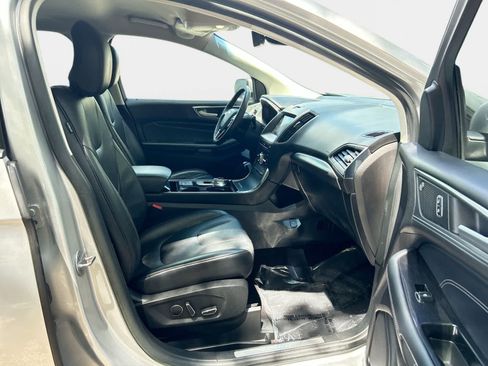 Used 2019 Ford Edge Titanium FWD image 14