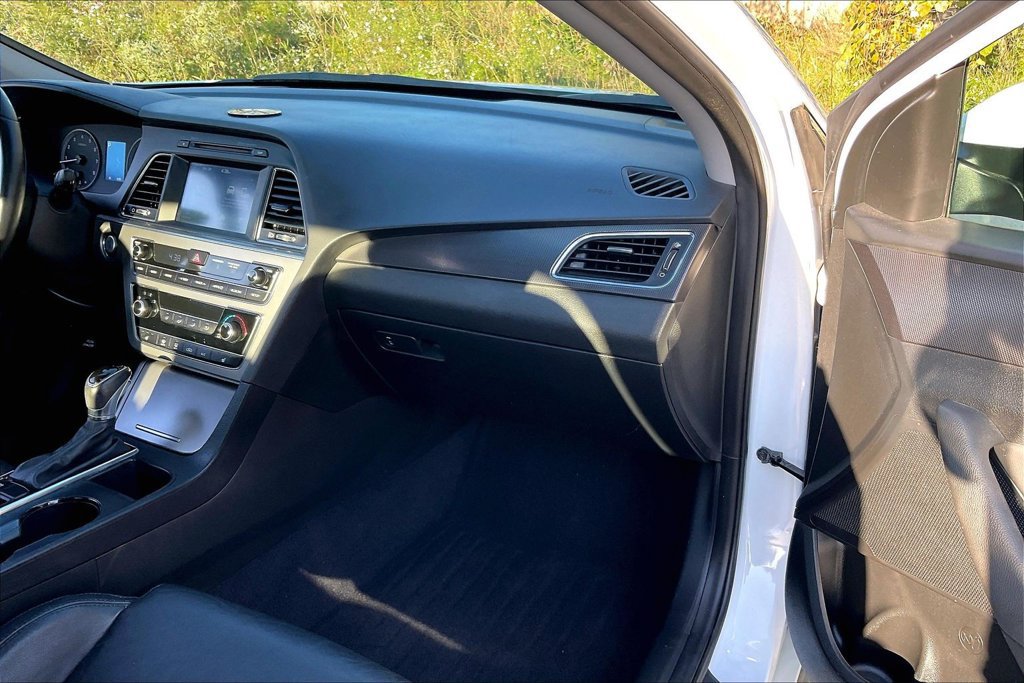 Used 2017 Hyundai Sonata Sport w/ Value Edition Package 02 FWD image 16
